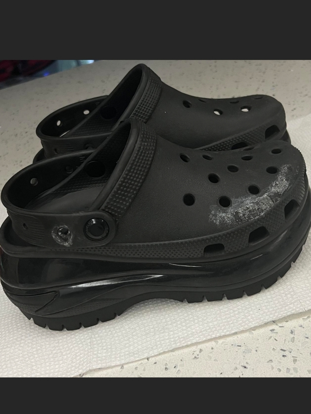 Flawed!!! Crocs Mega Crush Platform Clogs Size Women's 5/Men's 3 Black